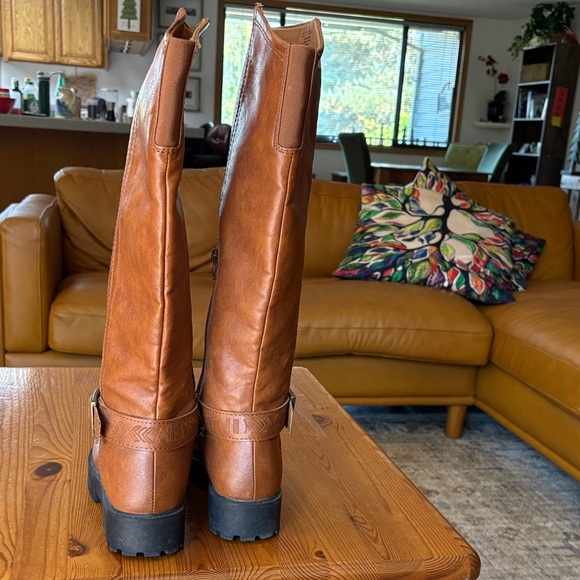 Zodiac Chestnut Heeled Boots - Picture 7 of 11
